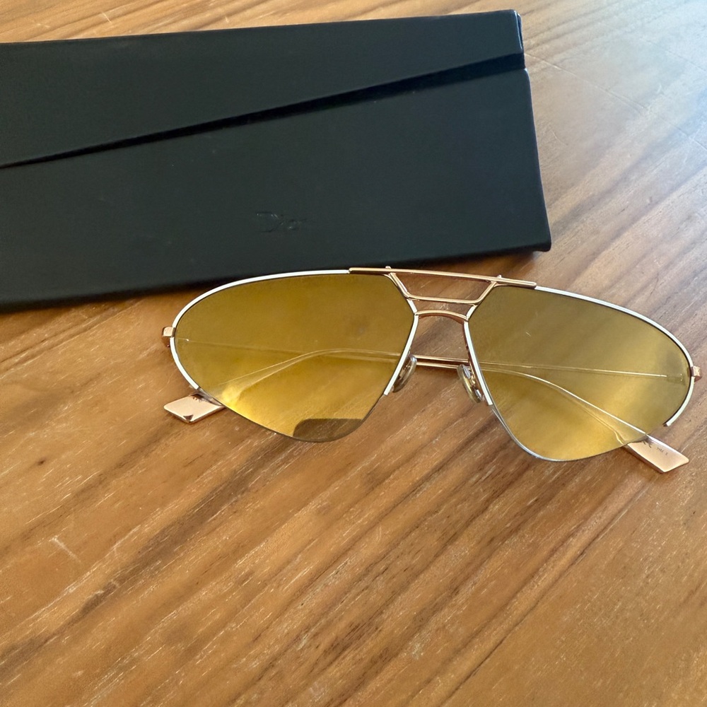Dior Rose Gold Aviator Sunglasses - Picture 5 of 6